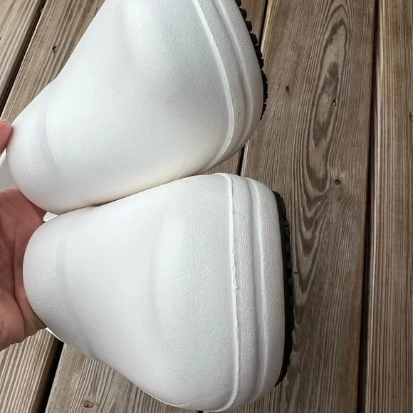 CROCS White Mules & Clogs Minimalist Design - Picture 5 of 8